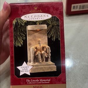 Hallmark Keepsake Ornament with Lincoln Memorial